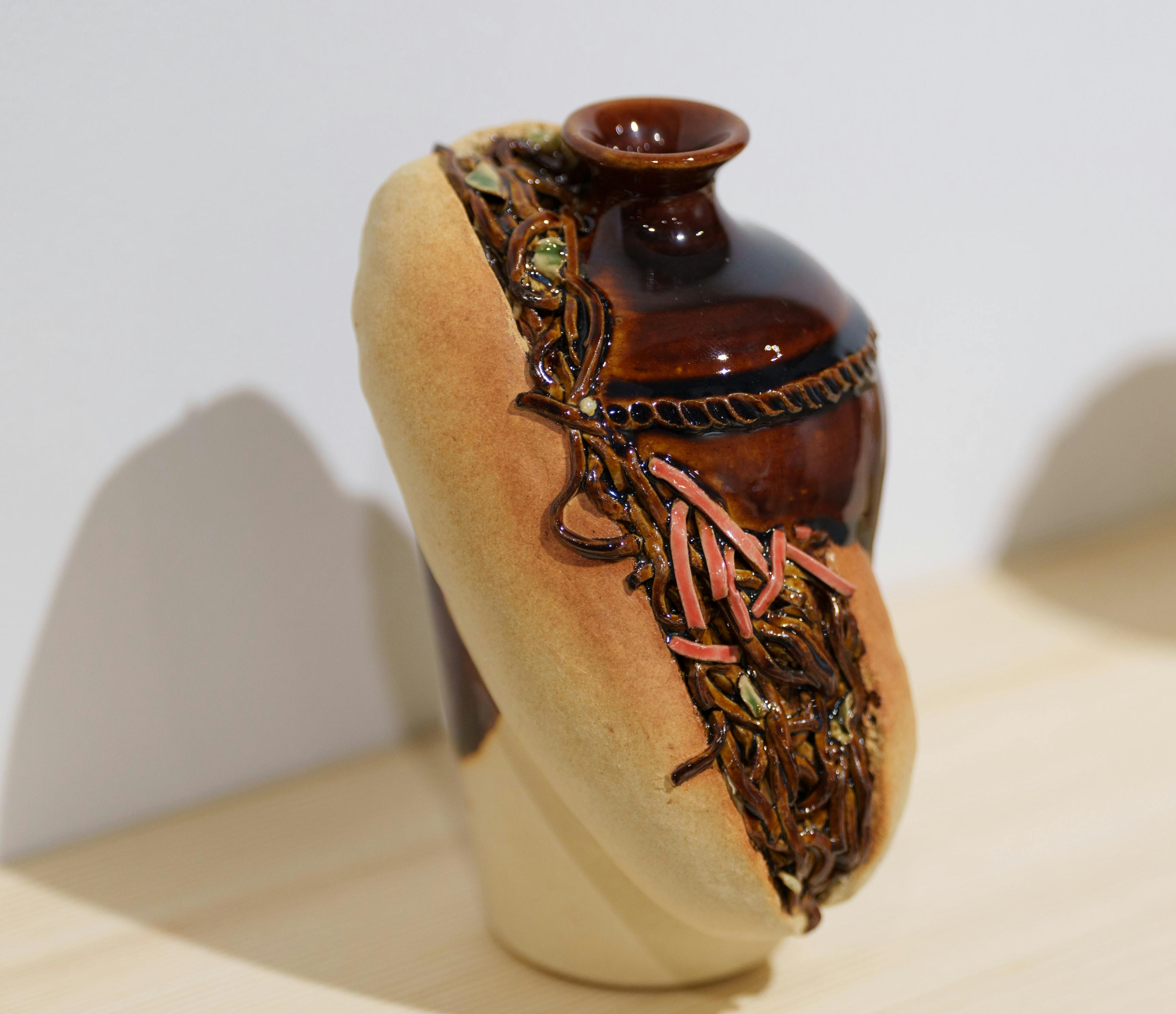 焼きそばパン/飴釉壷