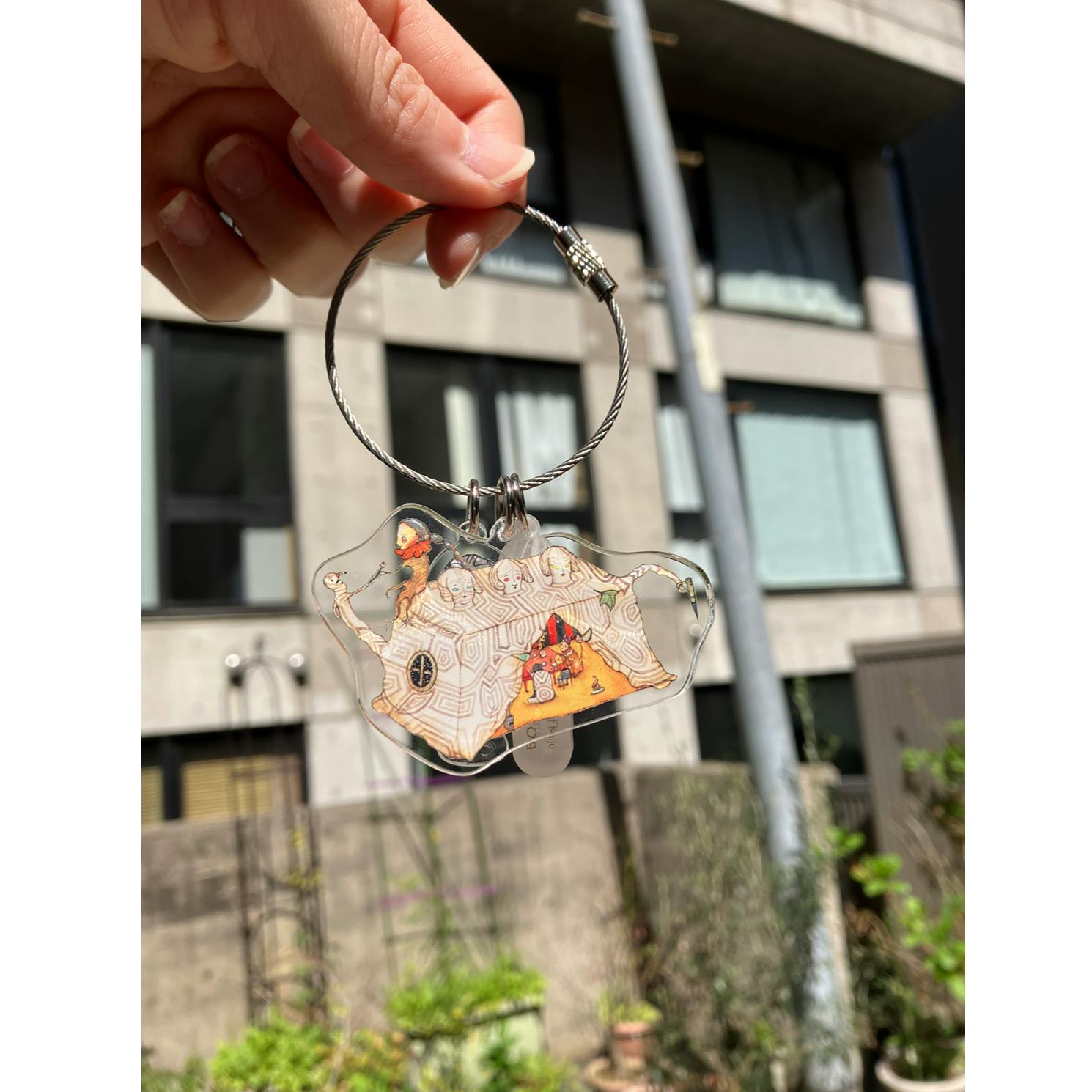 「かいじゅうたちの楽園」アクリルキーホルダー／ダダ