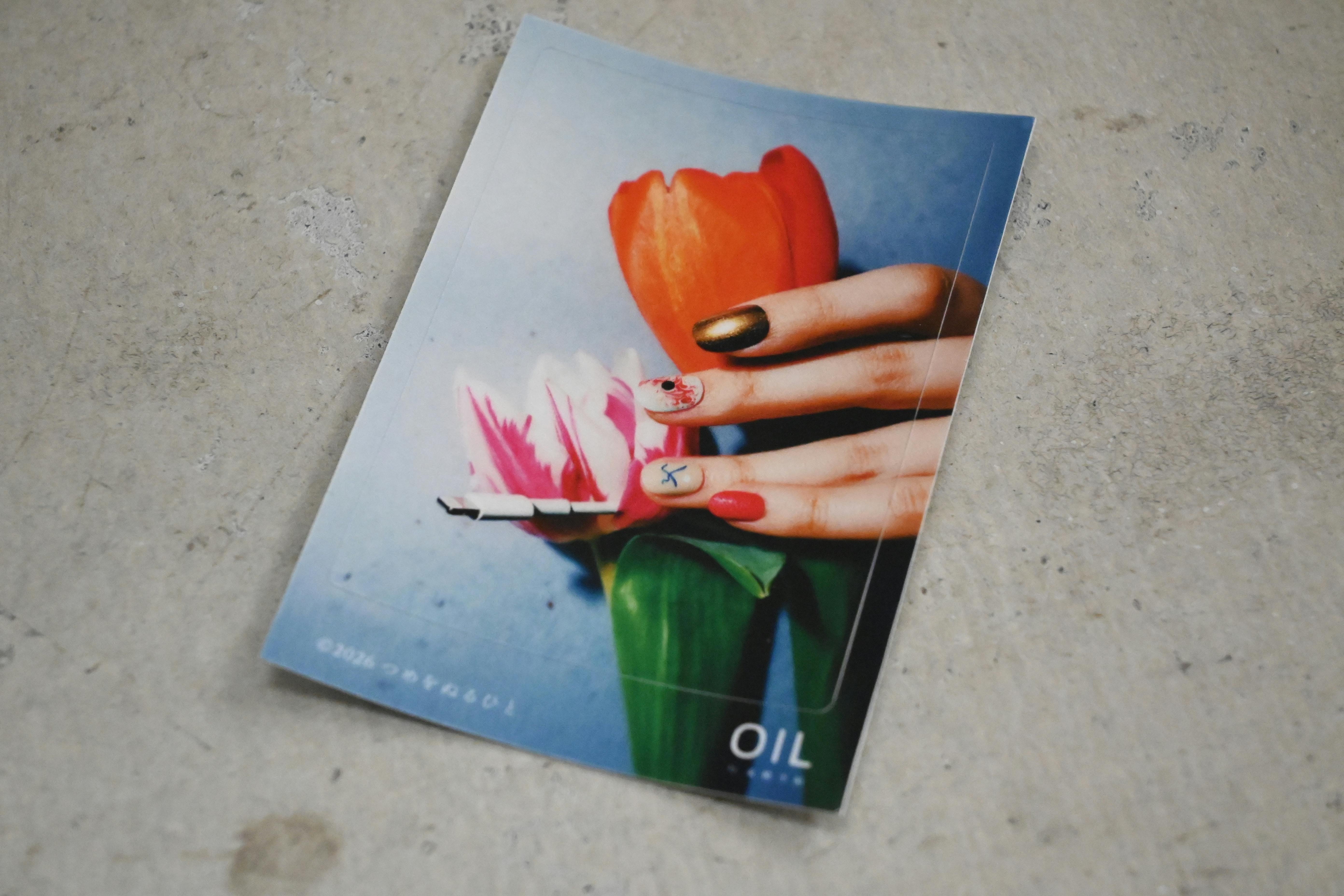 つめをぬるひと×OIL オリジナルステッカー　写真A