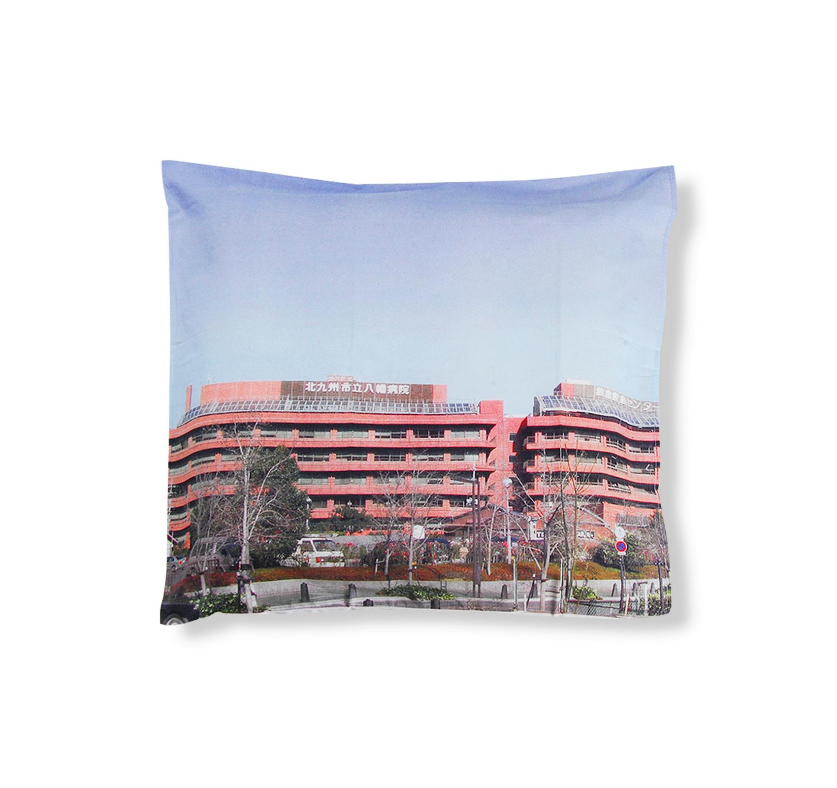 A SUPER-SUBJECTIVE PILLOW CASE NEXT TO A MINI POSTER ORGAN / 超主観的 蛇腹のミニポスターと枕カバー