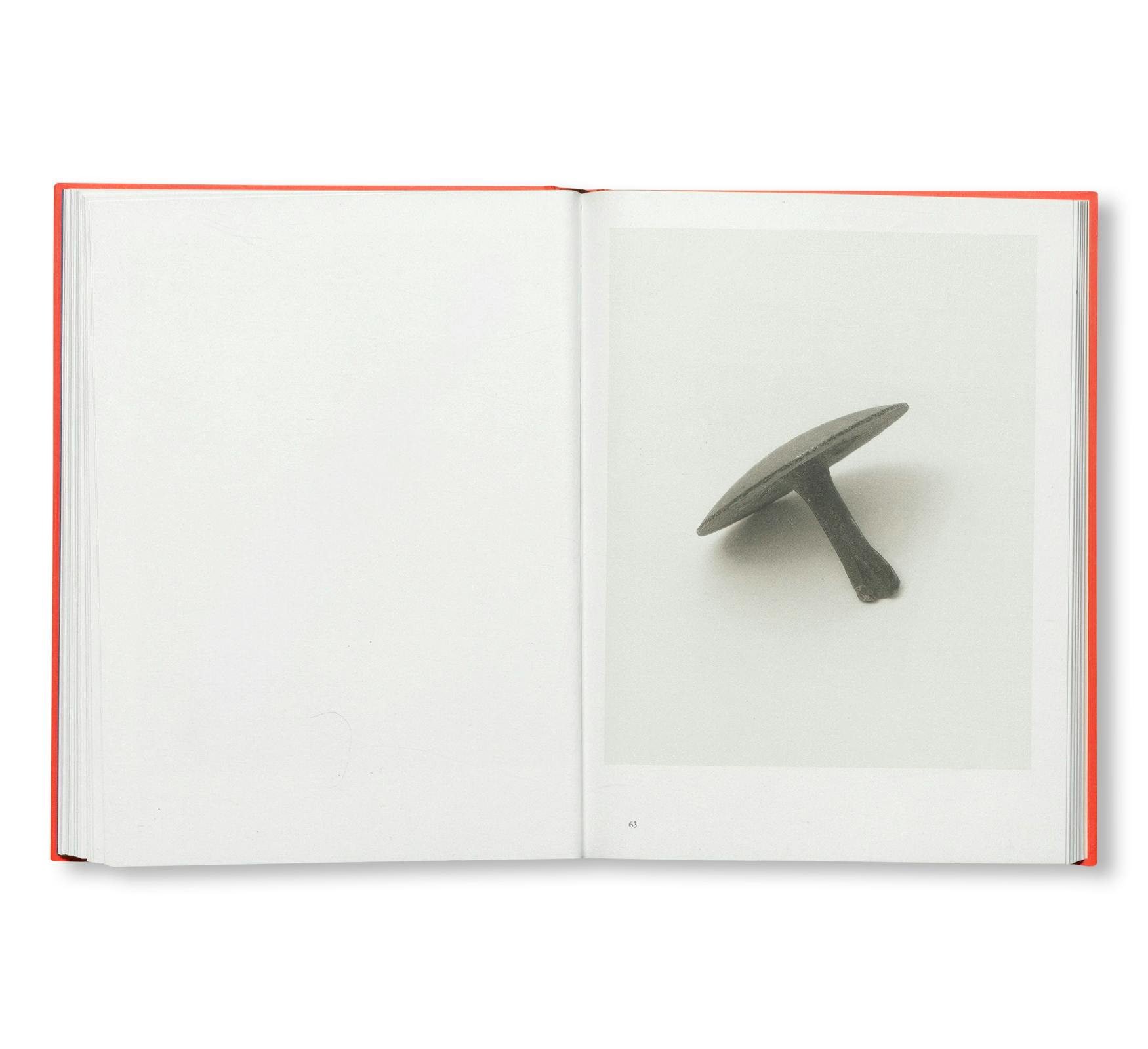 PRETENZIONE INTENZIONE – OBJECTS OF BEAUTY AND BEWILDERMENT FROM THE ARCHIVE OF HARALD SZEEMANN