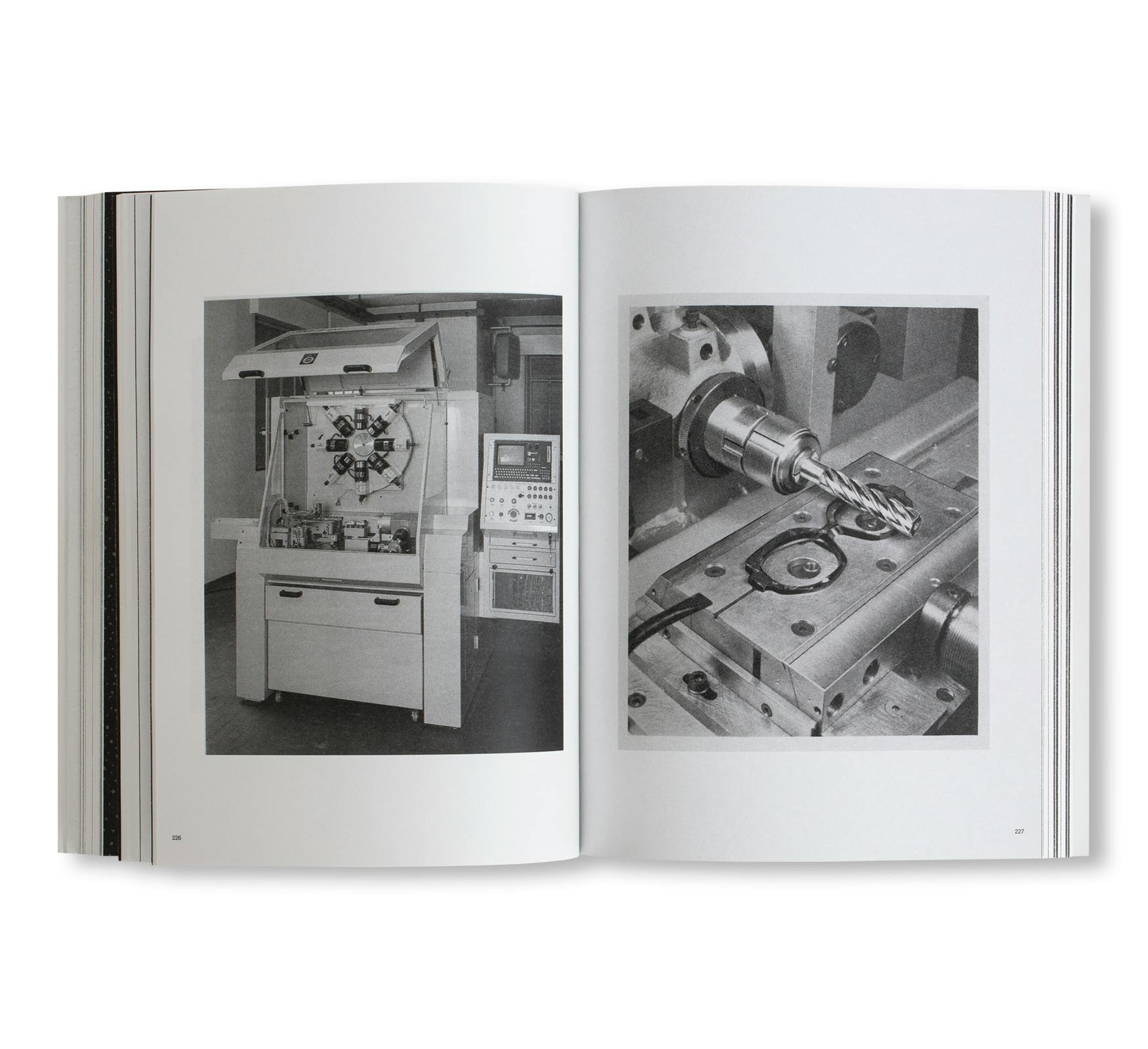 3000 DAYS OF ARCHIVES RELATED TO THE OPTICS AND GLASSES FRAME INDUSTRY