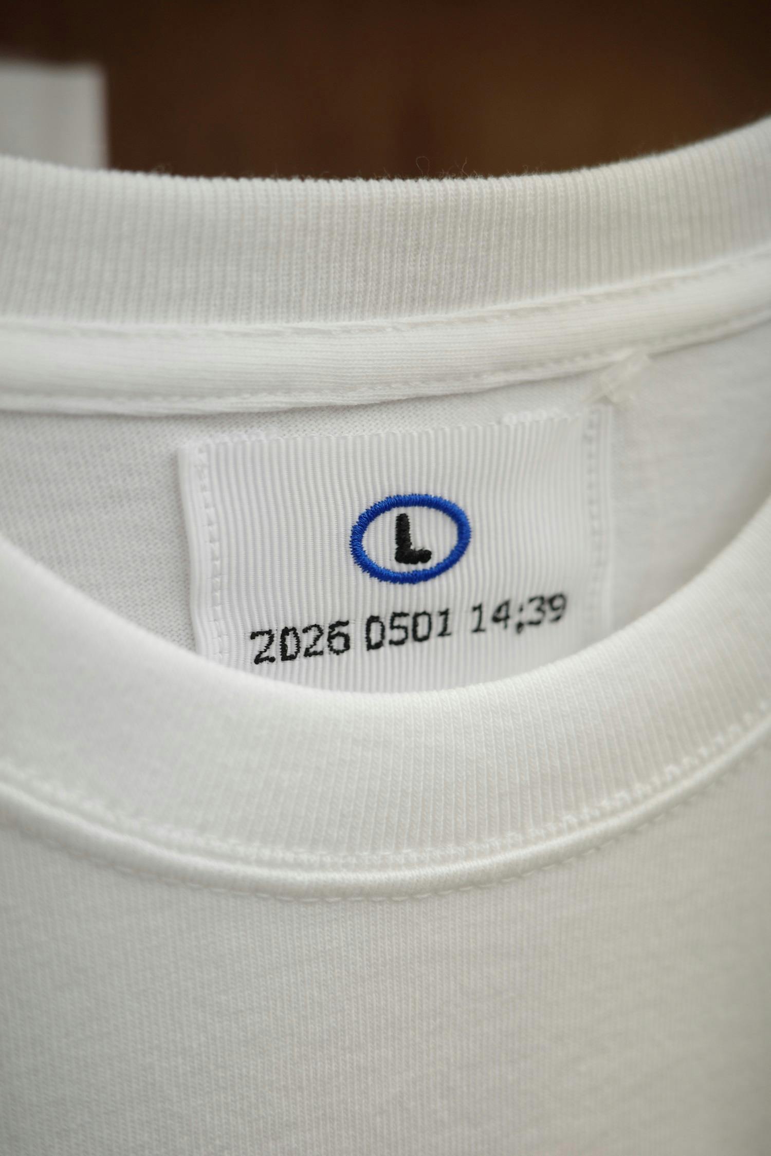 size-L EMBROIDERY Tee - mini　white