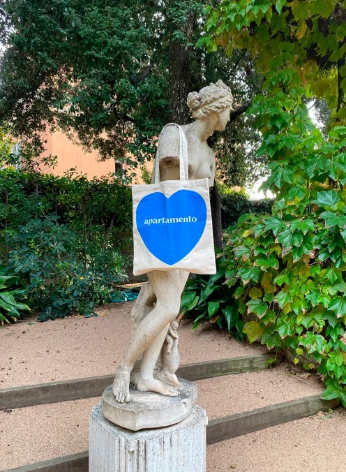 APARTAMENTO HEART TOTE BAG (BLUE FLAME)