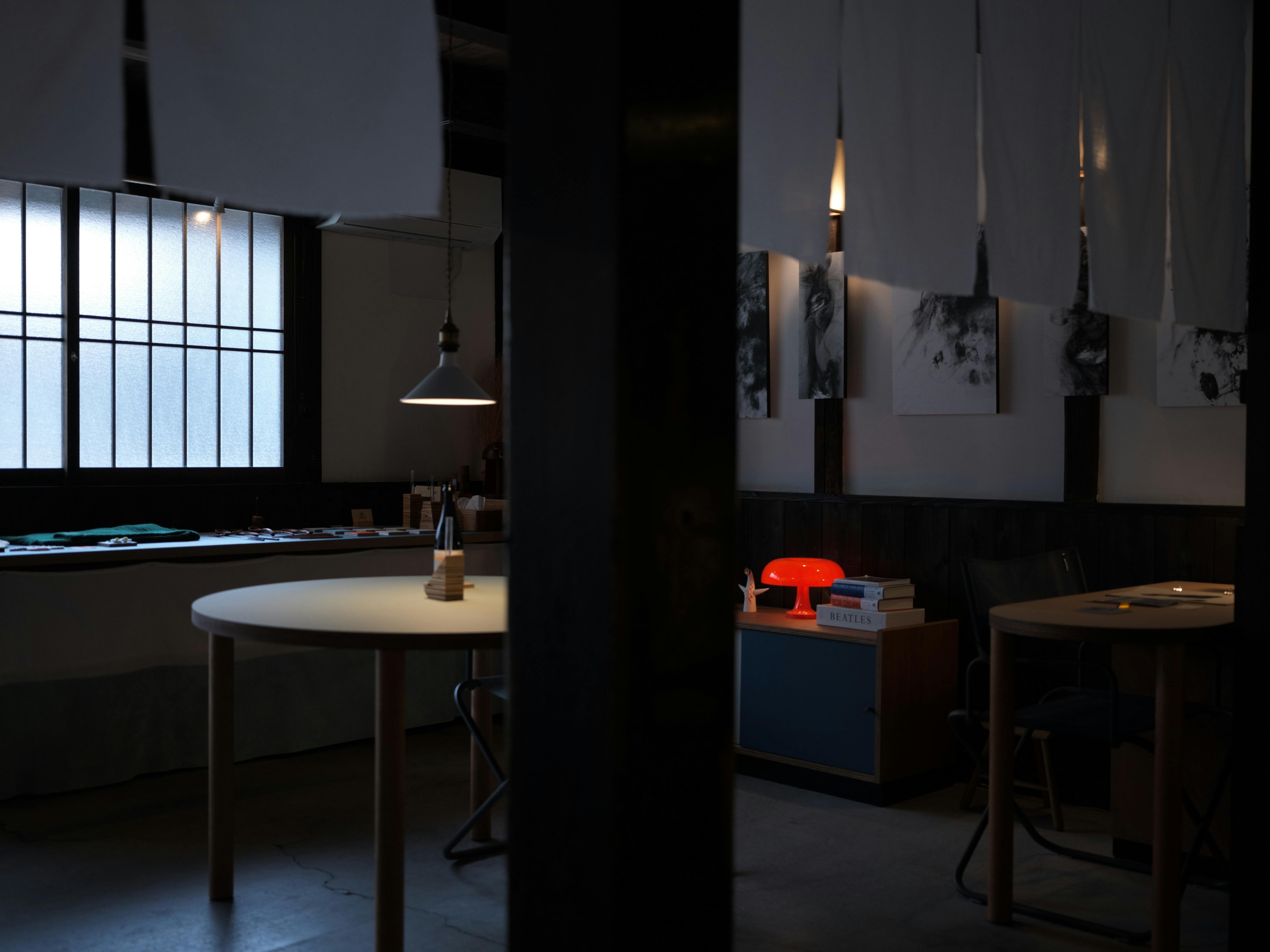 モダニズム合板家具 ダイニングテーブル