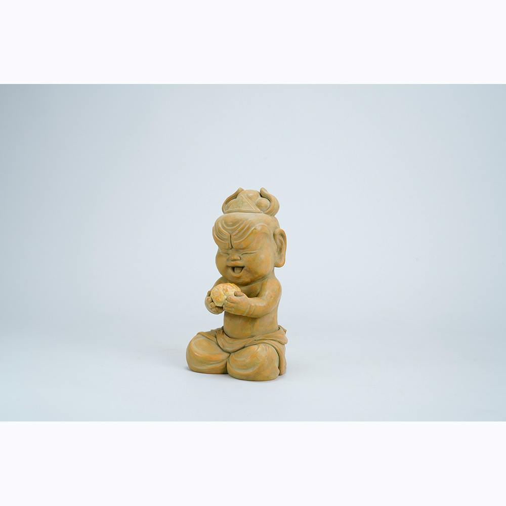 オフの日（シュークリームを持つ仁王像）