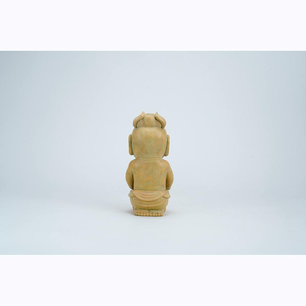 オフの日（正座をする仁王像）