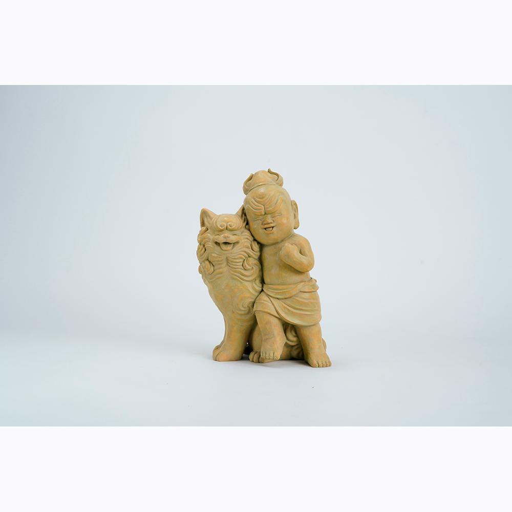 オフの日(寄り添う仁王像と獅子）