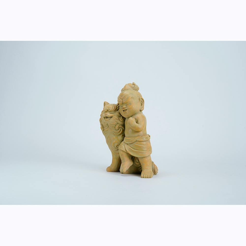 オフの日(寄り添う仁王像と獅子）