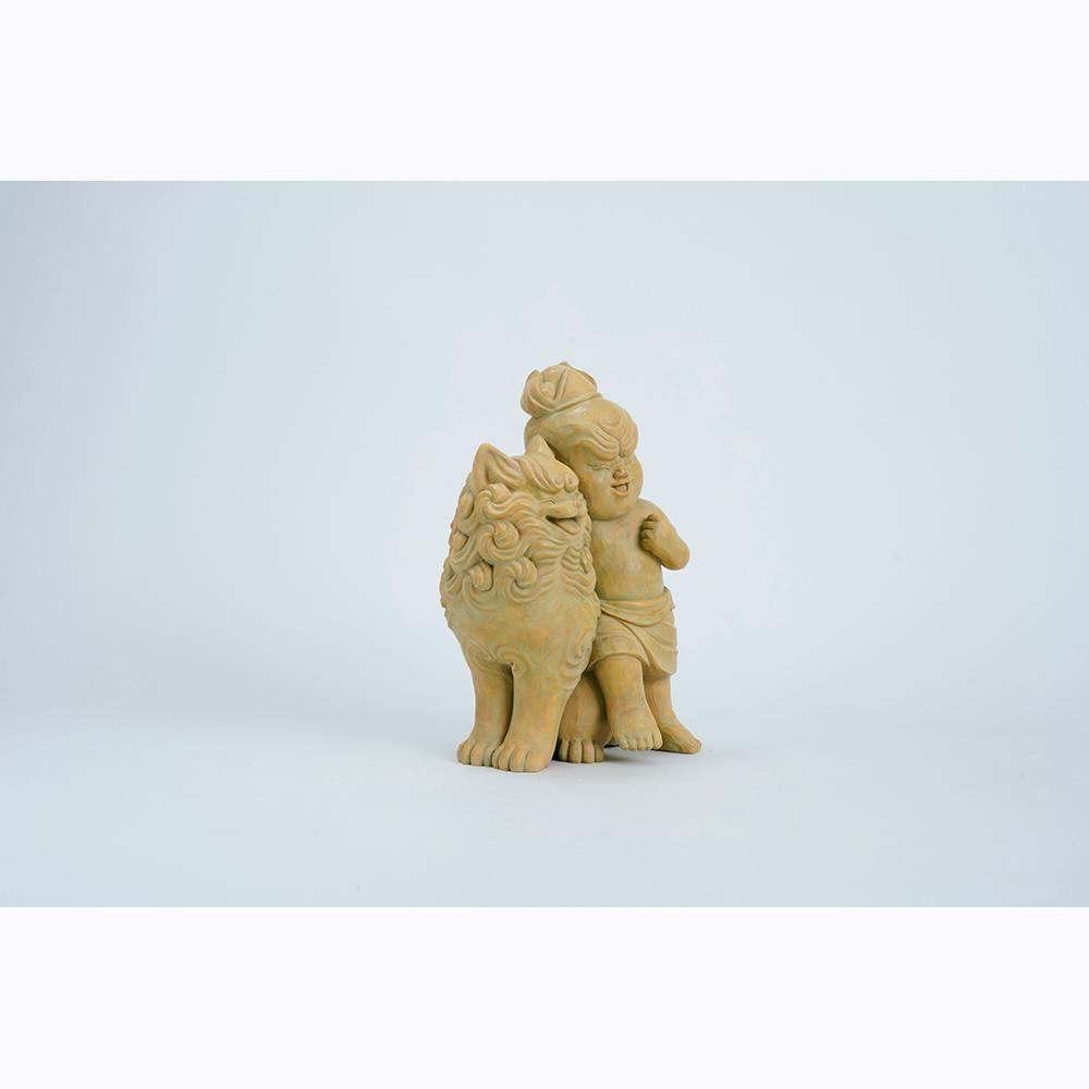 オフの日(寄り添う仁王像と獅子）