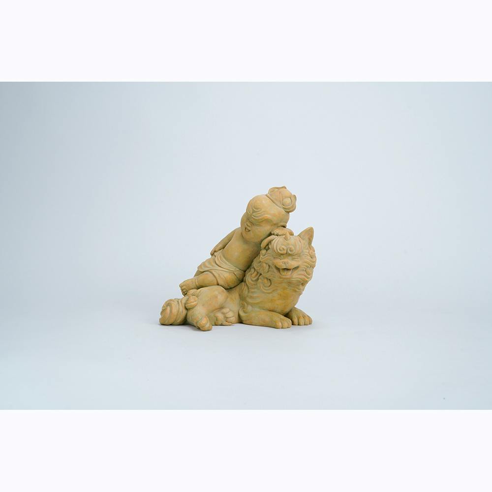 オフの日（狛犬に乗る仁王像）