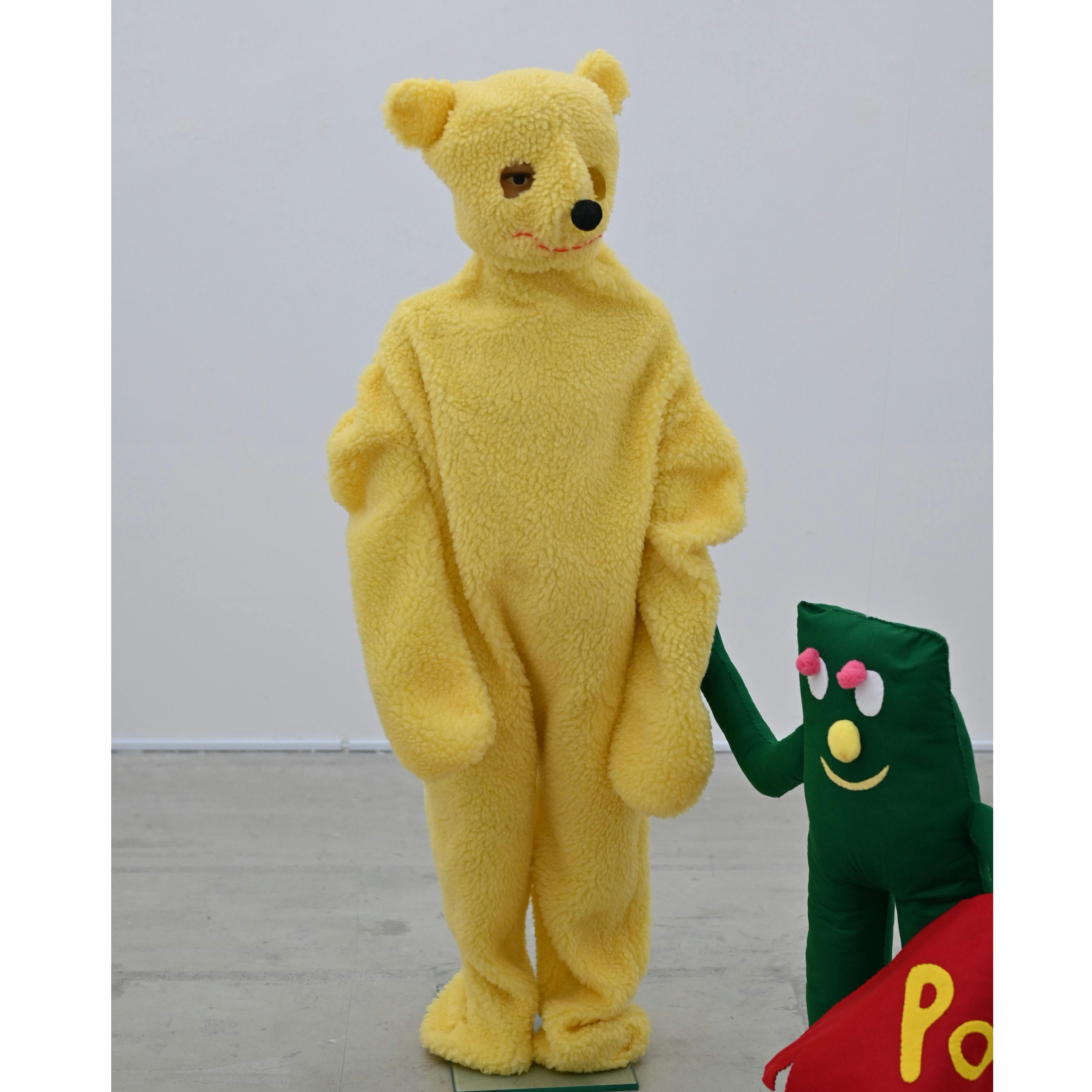 黄色クマ着ぐるみ