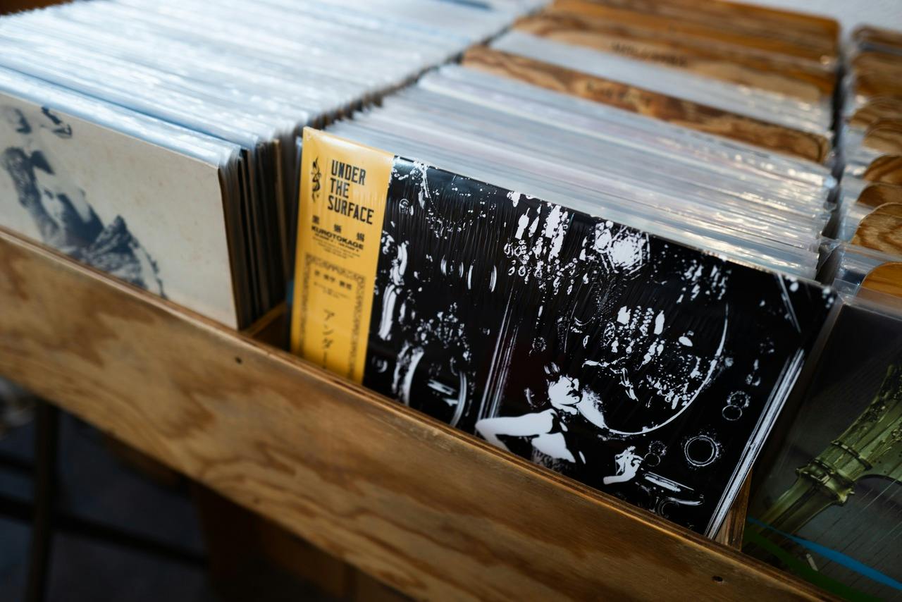 UTS-002 — BLACK LIZARD × YURI NAKAGAWA
