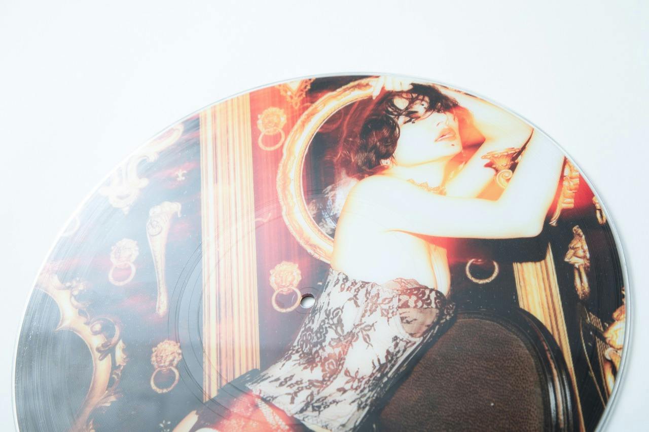 UTS-002 — BLACK LIZARD × YURI NAKAGAWA