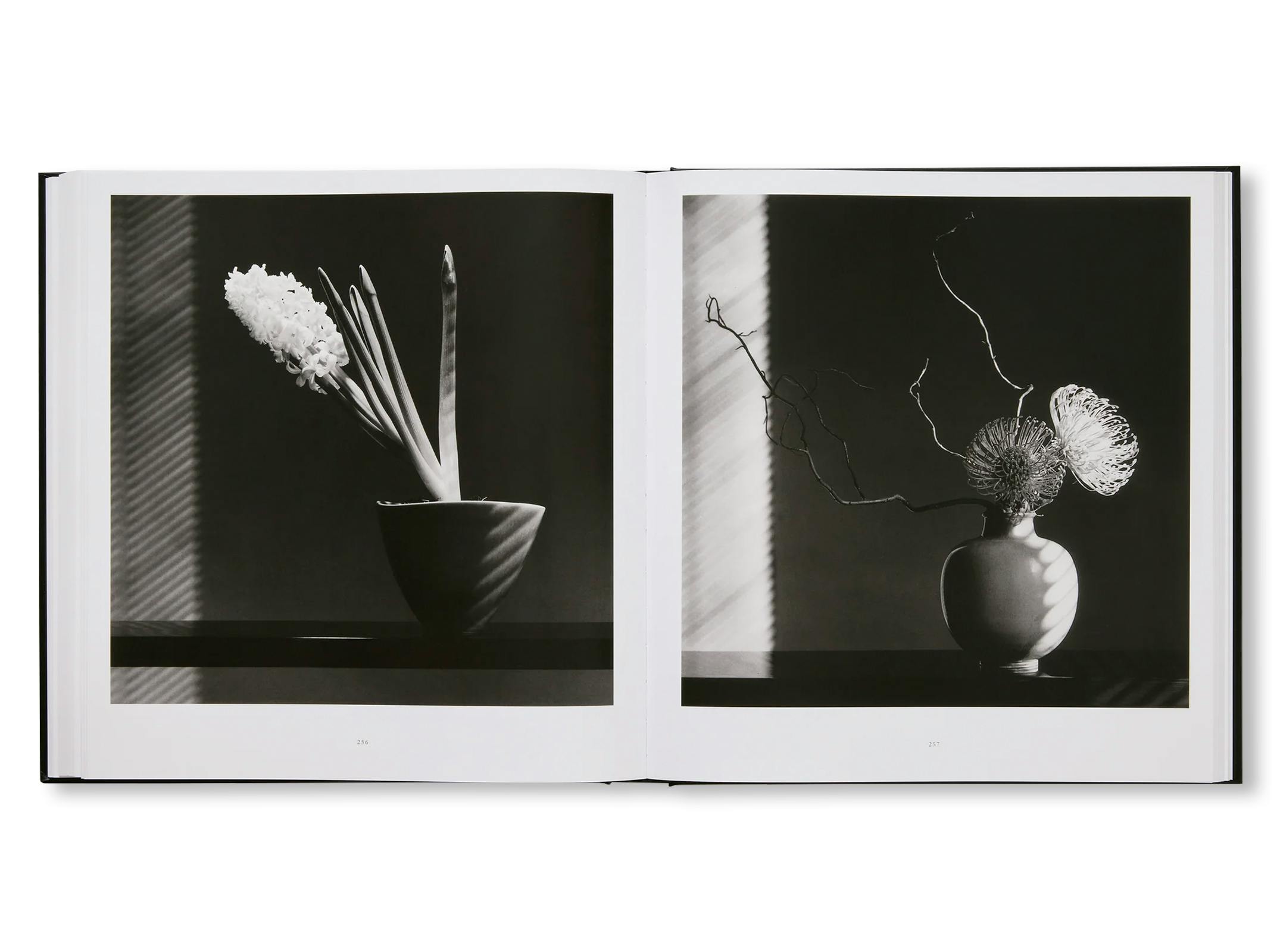MAPPLETHORPE FLORA: THE COMPLETE FLOWERS [NEW EDITION]