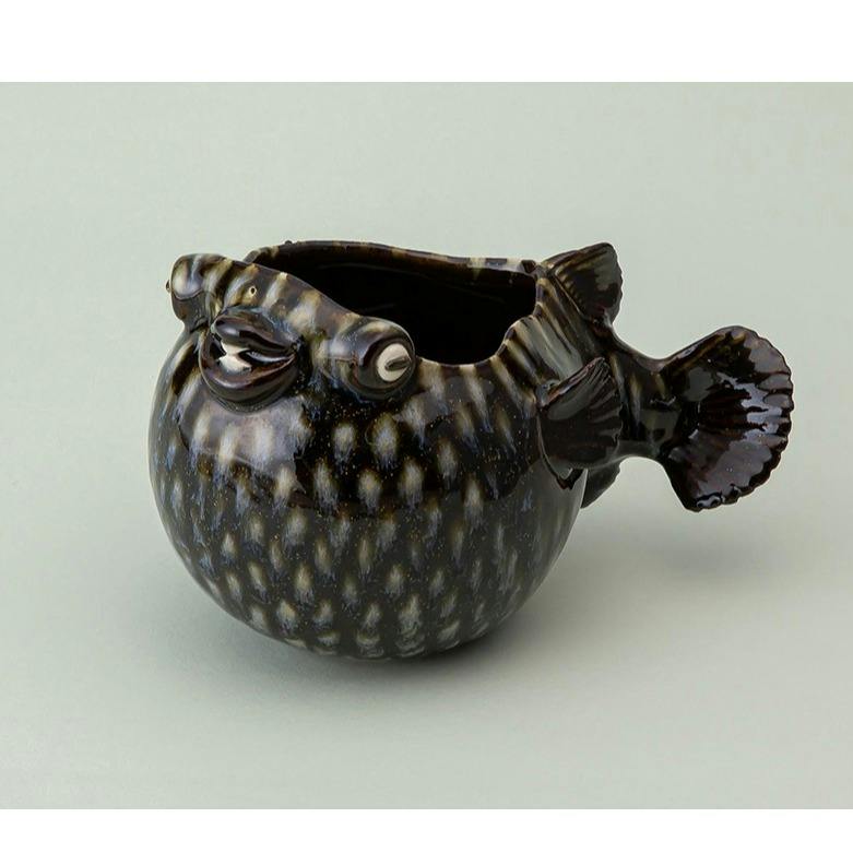 黒釉斑点河豚茶碗